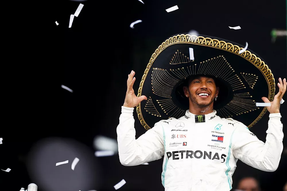 Podio: ganador de la carrera Lewis Hamilton, Mercedes AMG F1