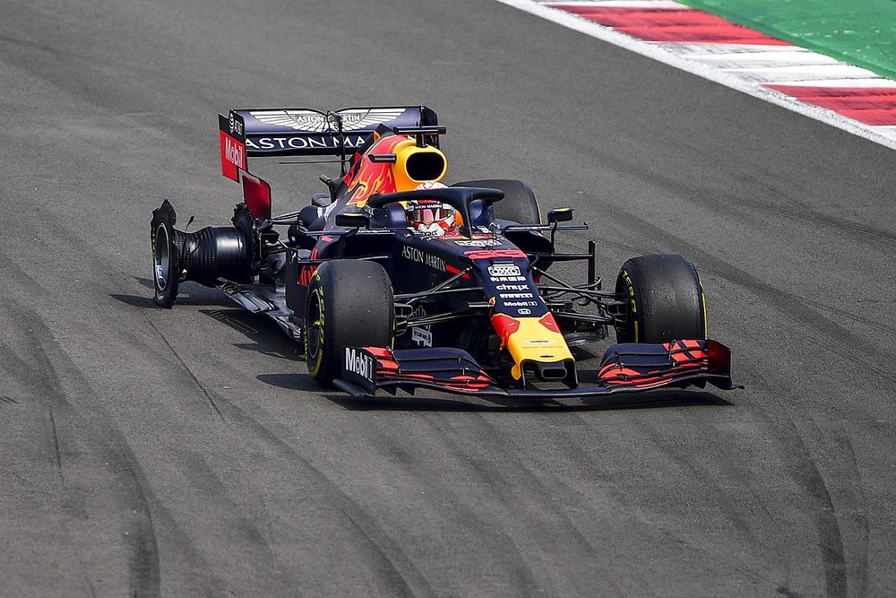 Max Verstappen, Red Bull Racing RB15 with a puncture