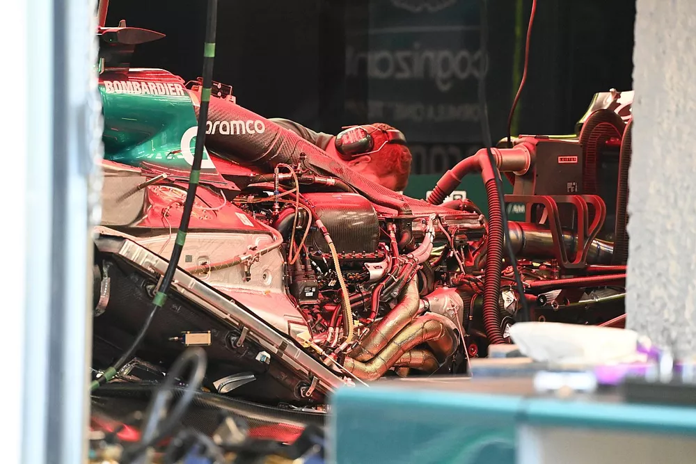 Aston Martin AMR22 engine