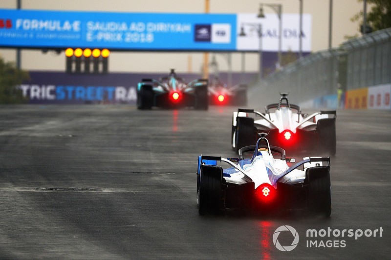 Felix da Costa op pole in Riyad, Vandoorne vijfde bij debuut