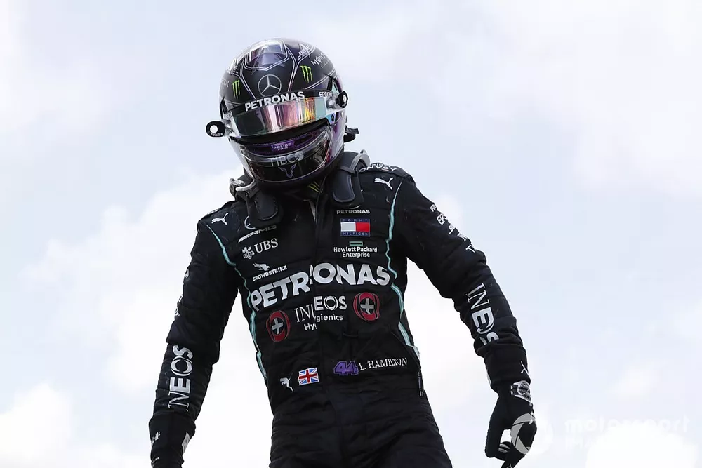 Lewis Hamilton, Mercedes-AMG Petronas F1, f&ecirc;te sa victoire dans le parc ferm&eacute;