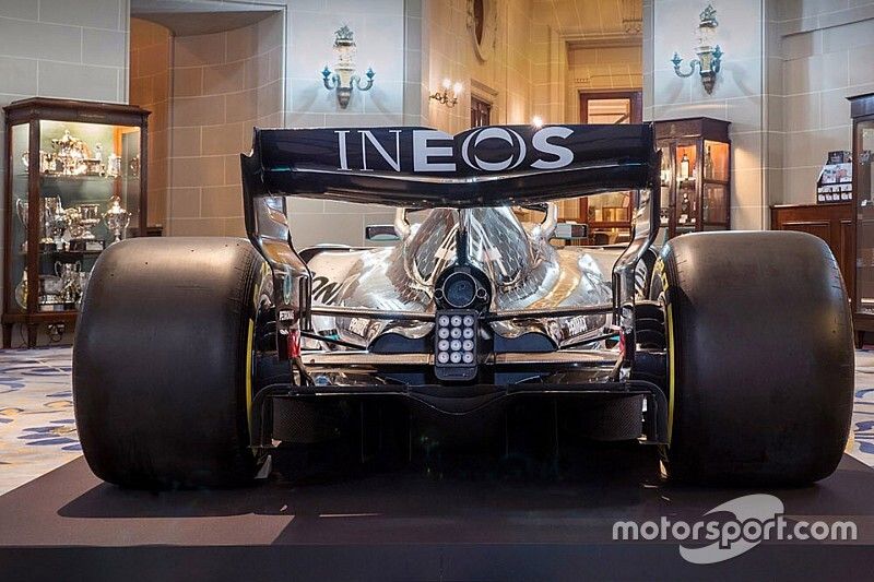 Detalle de la decoración de Mercedes para el W11