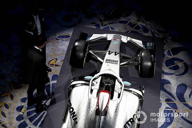 Sir Jim Ratcliffe presidente y director general del grupo qu&iacute;mico Ineos y Toto Wolff, Director Ejecutivo (Negocios), Mercedes AMG 