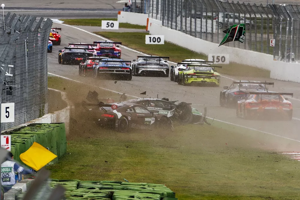 Rolf Ineichen, Grasser Racing Team Lamborghini Huracan EVO GT3, Marius Zug, Attempto Racing Audi R8 LMS GT3, crash
