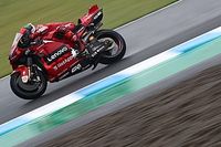 Bagnaia: "Algo no va bien en esta moto en mojado"