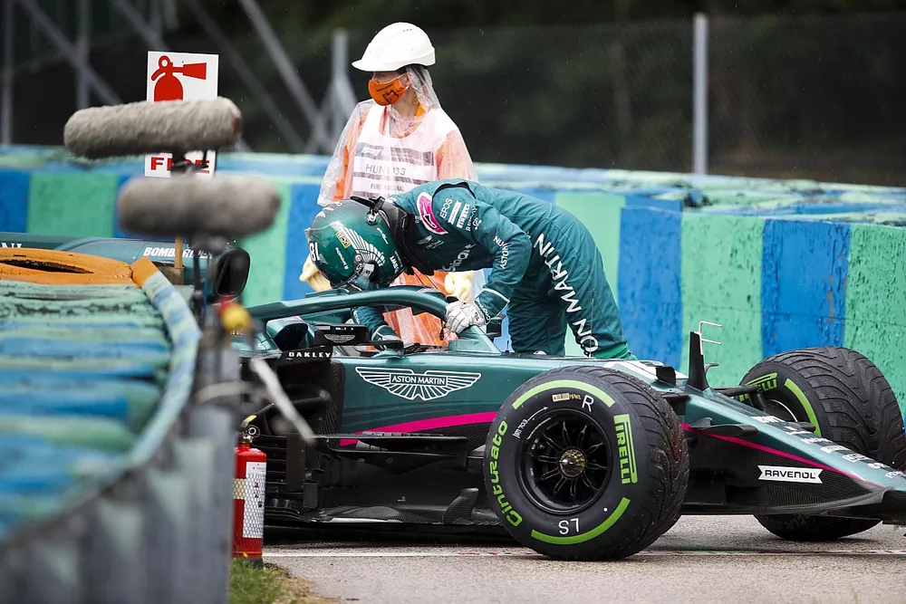Lance Stroll, Aston Martin AMR21 si ritira dalla gara