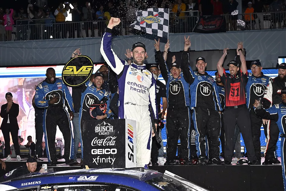Race winner Shane van Gisbergen, Trackhouse Racing, Chevrolet Camaro