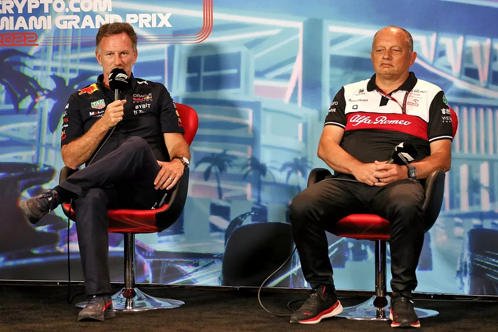 Christian Horner, team principal, Red Bull Racing, Frederic Vasseur, team principal, Alfa Romeo Racing, en conférence de presse