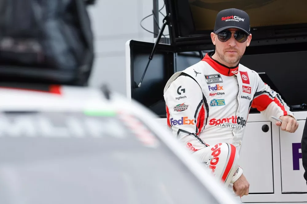 Denny Hamlin, Joe Gibbs Racing, Sport Clips Haircuts Toyota Camry
