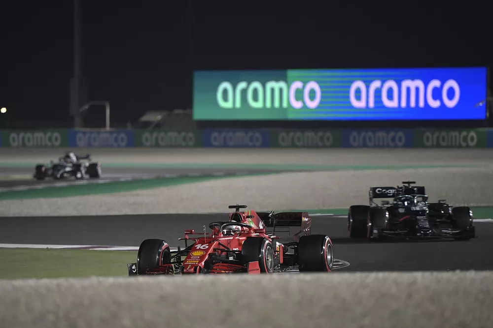 Charles Leclerc, Ferrari SF21, Lance Stroll, Aston Martin AMR21