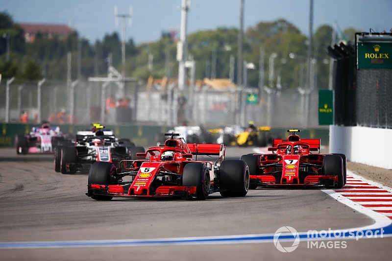 Leclerc, amiatt érkezik, mert a Ferrari csalódott volna Vettelben?
