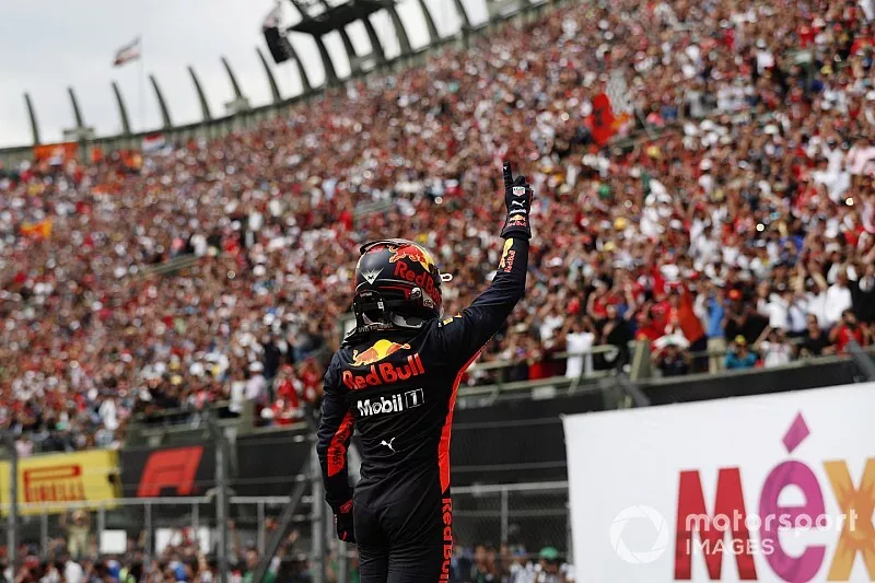 Max Verstappen, Red Bull Racing viert de zege in parc ferm&eacute;
