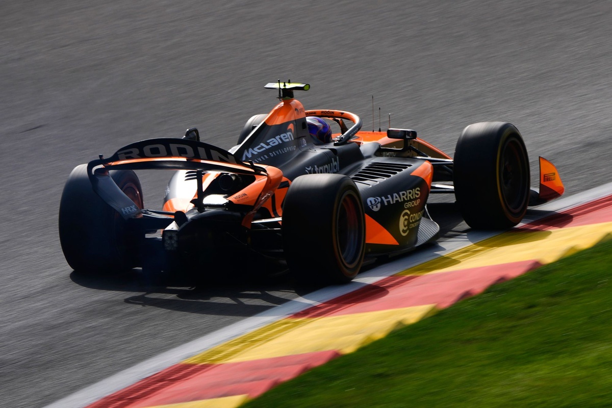 莉都　　ラブブ　着せ替え　F1 alex-dunne-rodin-motorsport.jpg