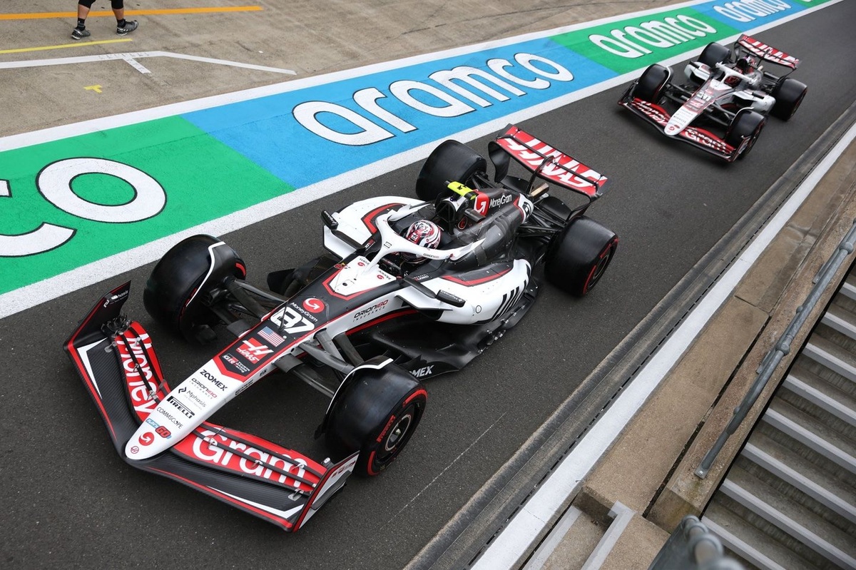 トヨタのF1レーシングカー、18分の1.富士スピードウェイ改修後の物です、 富士スピードウェイでF1テストが実現した経緯は？ TGR加地氏