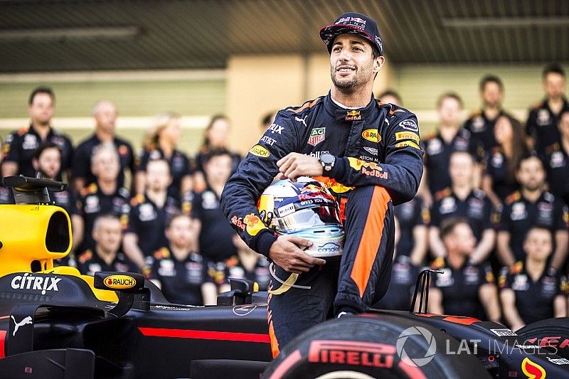 Daniel Ricciardo, Red Bull Racing en la foto del equipo Red Bull Racing