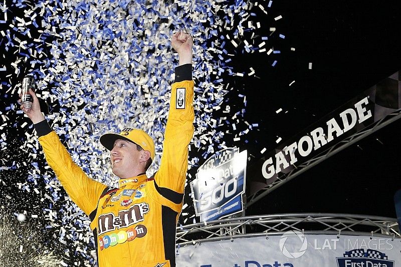 Race winner Kyle Busch, Joe Gibbs Racing Toyota