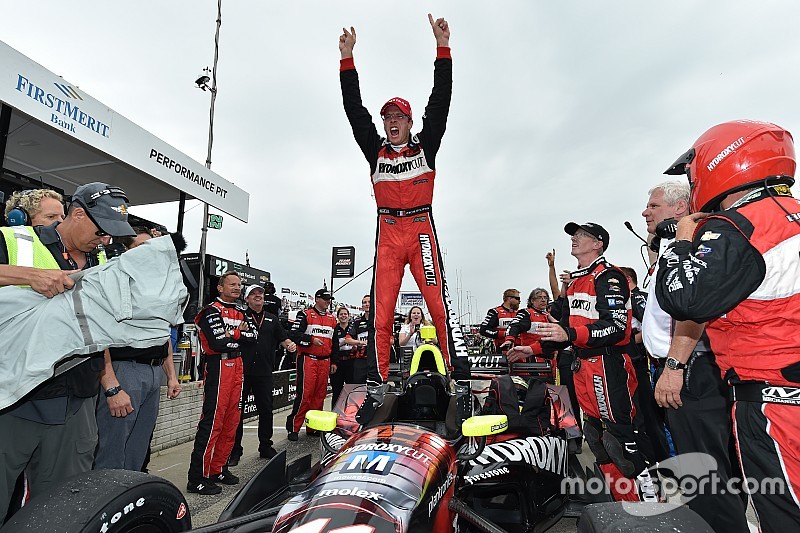 Indycar Detroit: Bourdais fopt Penske en wint opnieuw in Detroit