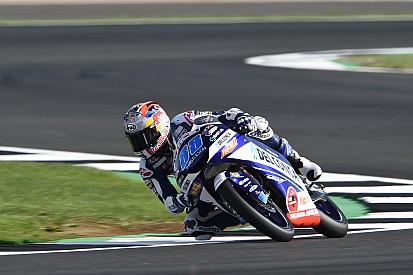 Capolavoro di Jorge Martin, che centra una pole incredibile a Silverstone con un polso a mezzo servizio!