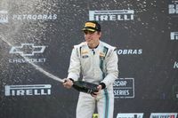 Tito Giaffone vai de último para o pódio na NASCAR Brasil em Tarumã