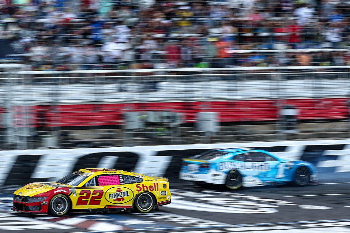 Ross Chastain wrecks Denny Hamlin, reverses across finish in desperate move