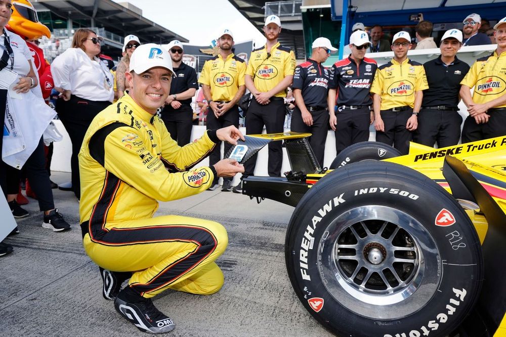 Ganador del premio NTT P1 Scott McLaughlin, Team Penske Chevrolet, Pole