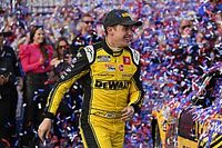 Bell gana en Charlotte y sigue en los playoffs; Su&aacute;rez eliminado