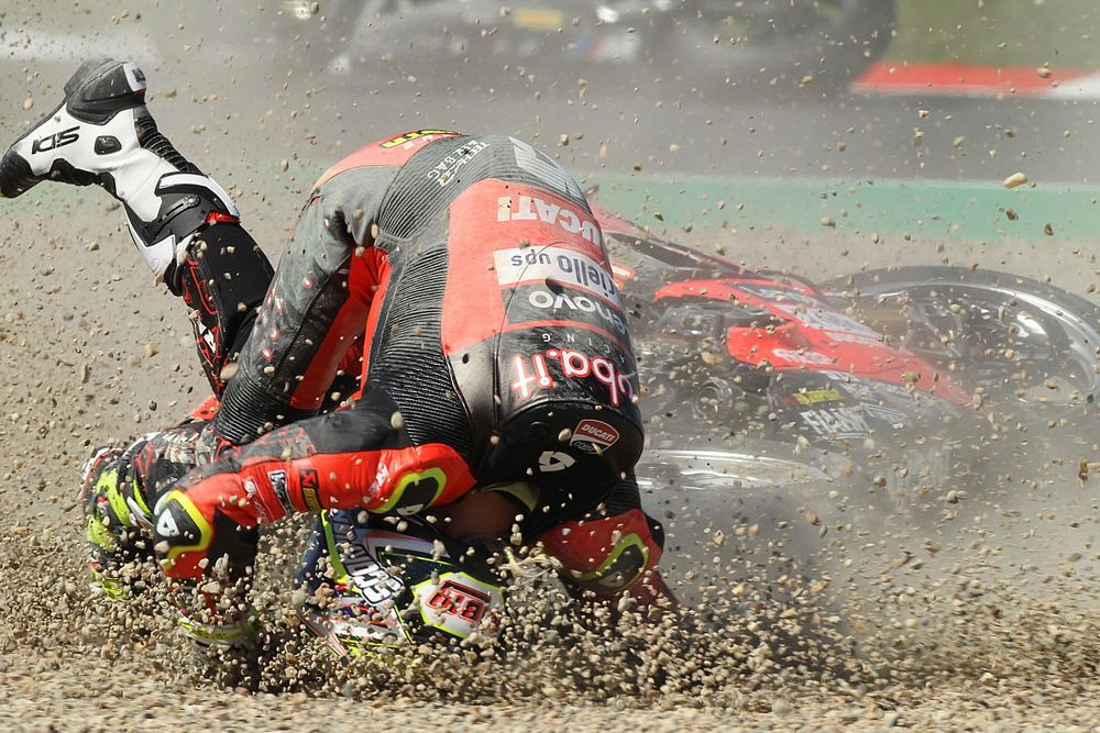 Caída de Alvaro Bautista, Aruba.it Racing Ducati