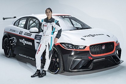 Női versenyző is indul a Jaguar Formula E betétsorozatában