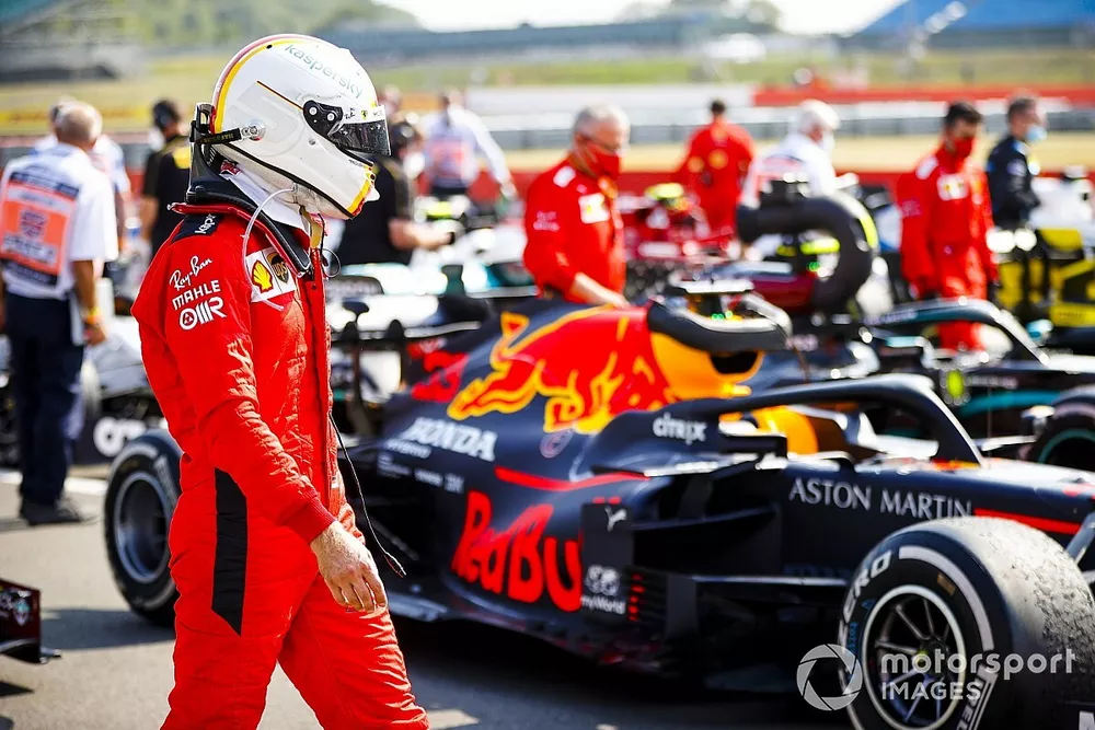Sebastian Vettel, Ferrari in Parc Ferme looking at the car of Max Verstappen, Red Bull Racing RB16 