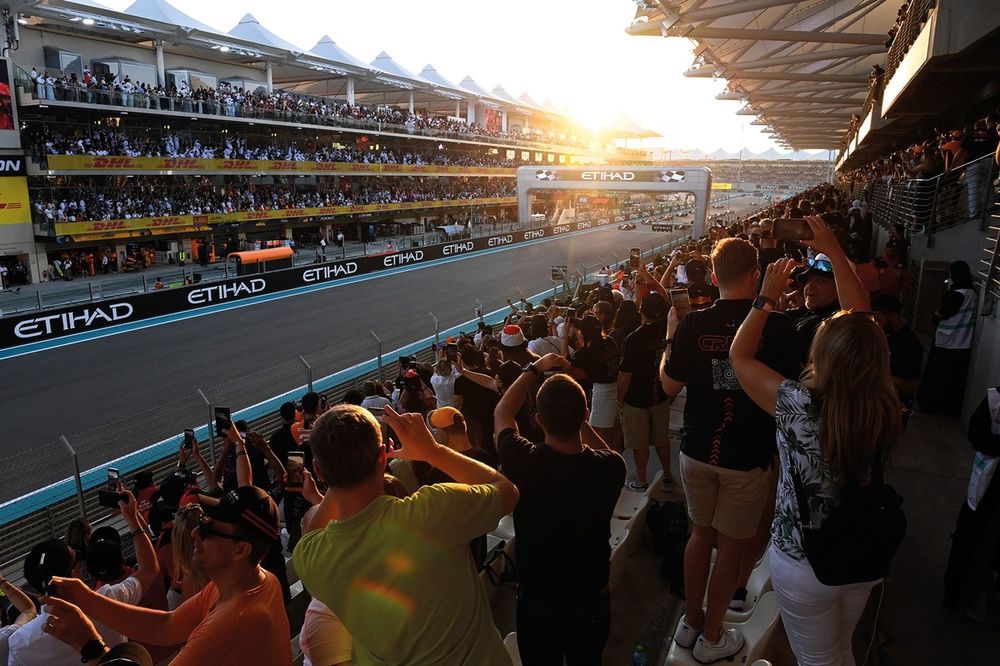 Salida del GP de Abu Dhabi 2023