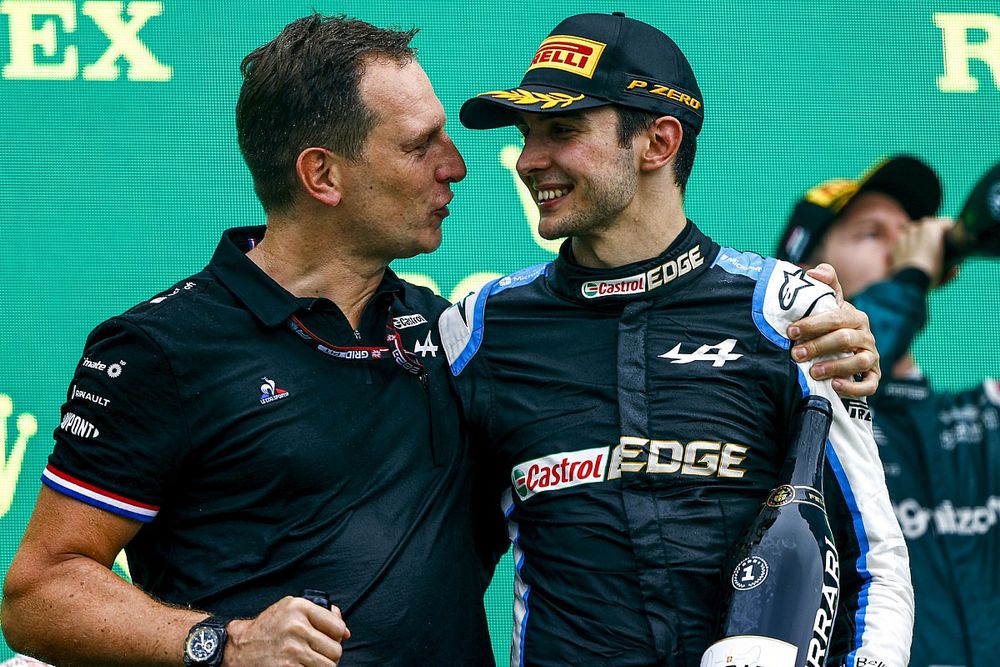 Laurent Rossi, CEO, Alpine F1, and Esteban Ocon, Alpine F1, 1st position, on the podium