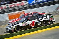 Harvick gana la pole en Texas y Su&aacute;rez al 20