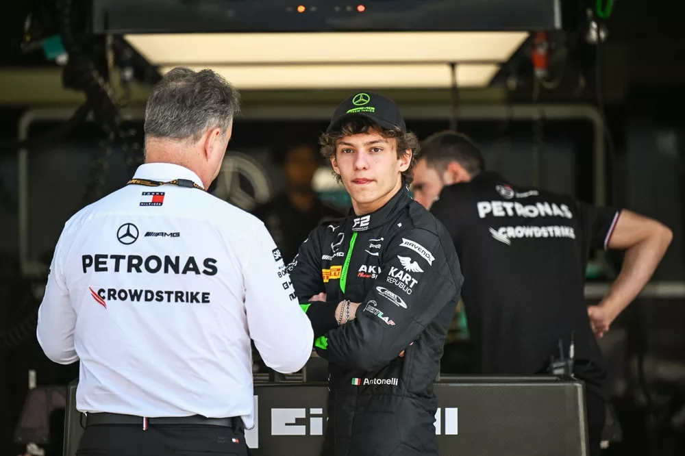 Andrea Kimi Antonelli, Prema Racing with a member of the Mercedes-AMG F1 Team 