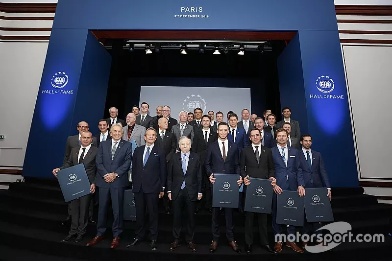 Foto de grupo de los Campeones Mundiales de Resistencia de la FIA