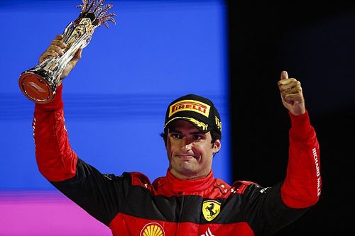 Сайнс: Прежде, чем думать о титуле, надо хотя бы выиграть гонку