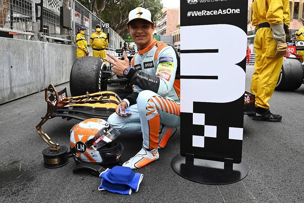 Lando Norris, McLaren, 3rd position, with his trophy