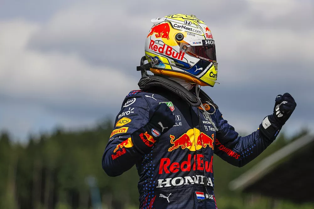 Max Verstappen, Red Bull Racing, célèbre son succès dans le parc fermé