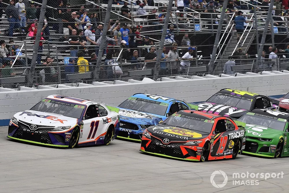 Denny Hamlin, Joe Gibbs Racing, Toyota Camry FedEx Express and Martin Truex Jr., Joe Gibbs Racing, Toyota Camry Bass Pro Shops