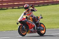 M&aacute;rquez le gana la pole a Rossi en Silverstone