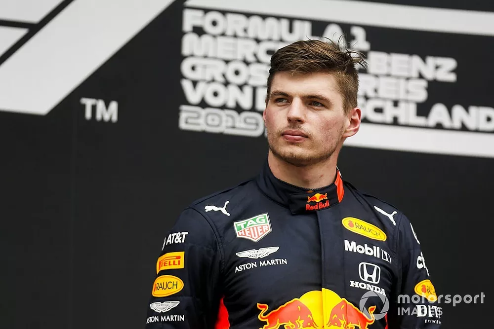 Podio: ganador de la carrera Max Verstappen, Red Bull Racing