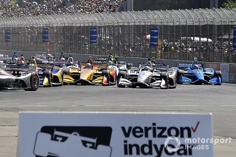 Will Power, Team Penske Chevrolet, Ryan Hunter-Reay, Andretti Autosport Honda, Josef Newgarden, Team Penske Chevrolet, start