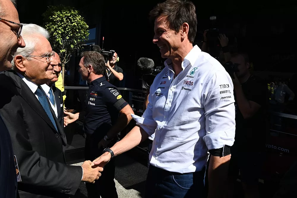 Toto Wolff, Team Principal and CEO, Mercedes AMG, meets a VIP