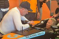 V&iacute;deo: Mario Andretti, con 82 a&ntilde;os, prueba un McLaren F1 en Laguna Seca