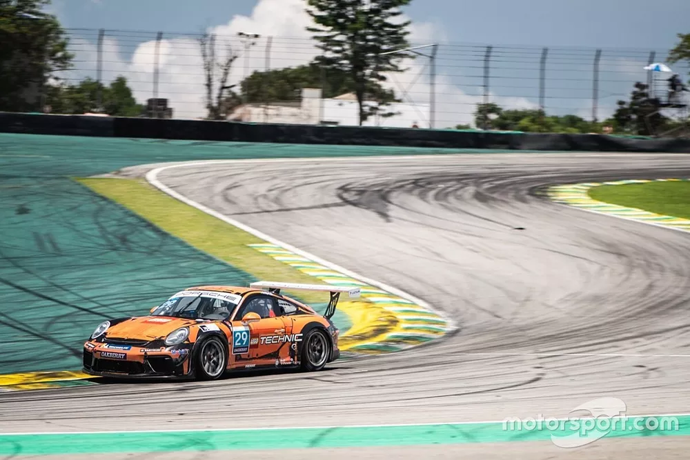 Rodrigo Mello Campe&atilde;o da Carrera Sport