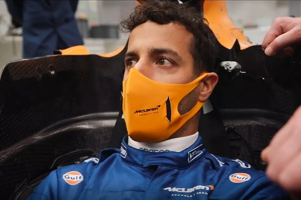 Daniel Ricciardo ajusta su asiento en McLaren para 2021