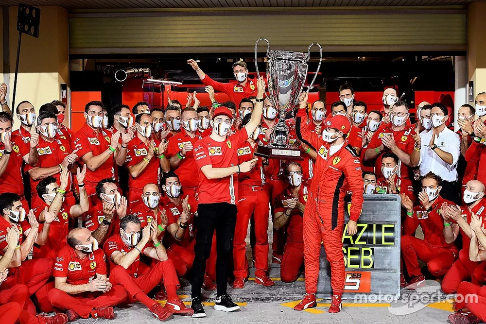 Sebastian Vettel, Ferrari y Charles Leclerc, Ferrari con el equipo