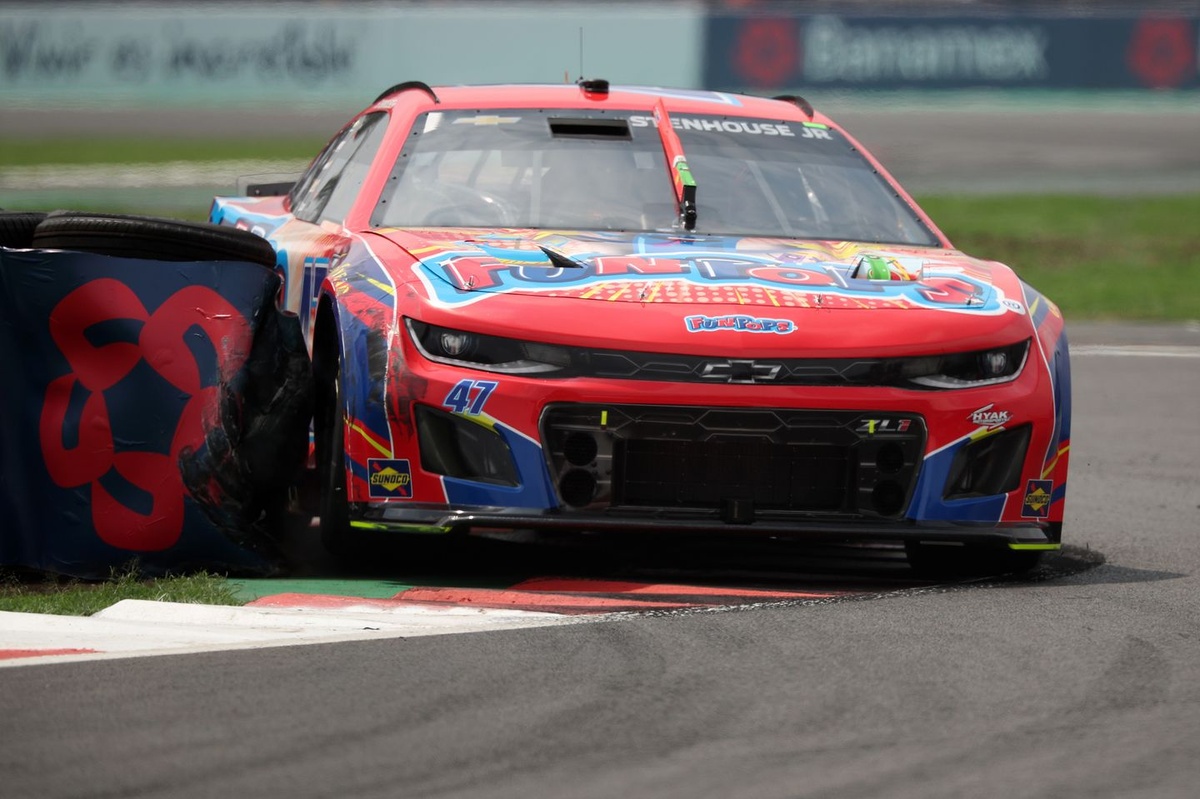 Drivers react to NASCAR #39 s use of tire packs to enforce track limits Drivers react to NASCAR #39 s use of tire packs to enforce track limits