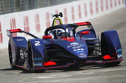 Bird zegeviert tijdens spectaculaire ePrix in Santiago, P5 voor Frijns