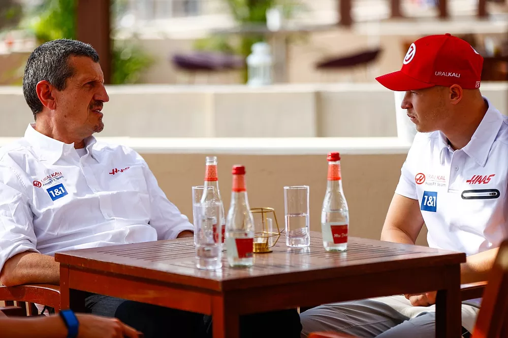 Guenther Steiner, Team Principal, Haas F1, Nikita Mazepin, Haas F1 