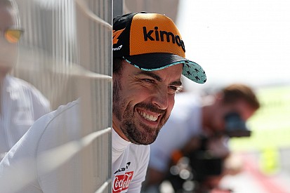 Chevrolet-motorral hajthat Alonso a tripla koronára